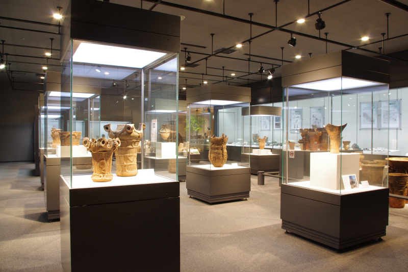 茅野市尖石縄文考古館|星降る中部高地の縄文世界 茅野市尖石縄文考古館|星降る中部高地の縄文世界